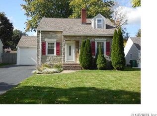 231 Cabot Rd, Rochester, NY 14626