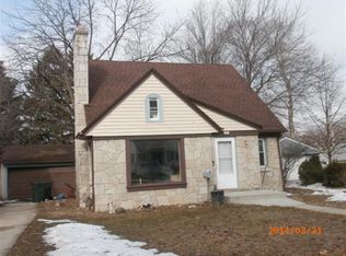2427 S 80th St, West Allis, WI 53219