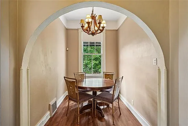 7018 S Claiborne Ave — Photo 16