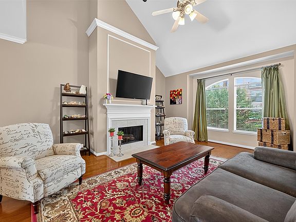 4th image of 2913 W Dallas St