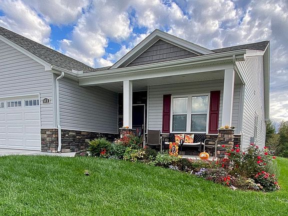 3rd image of 848 Coltsfoot Ln