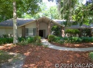 922 NW 45th Ter, Gainesville, FL 32605