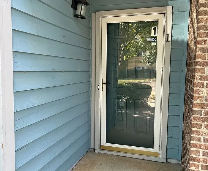 3218 Selwyn Farms Ln #1 — Photo 2