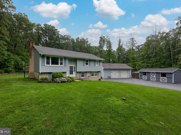 5487 Mountain View Dr, Gap, PA 17527