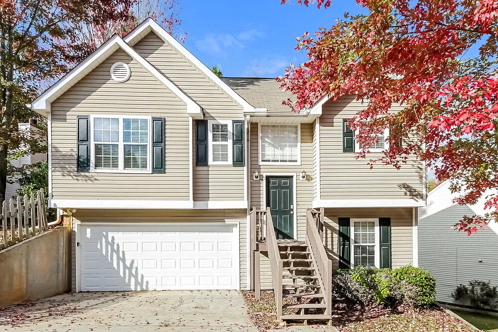 3 bed, 2.0 bath, 1397 sqft, $2,100 — Photo 1