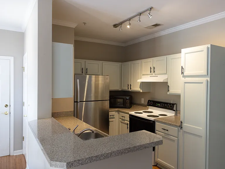 720 N Person St #101 — Photo 3