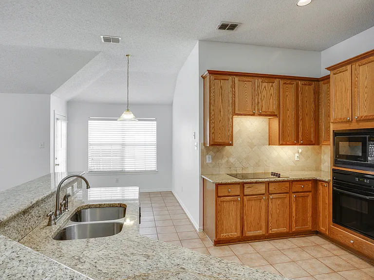 8611 Ironwood Dr — Photo 25