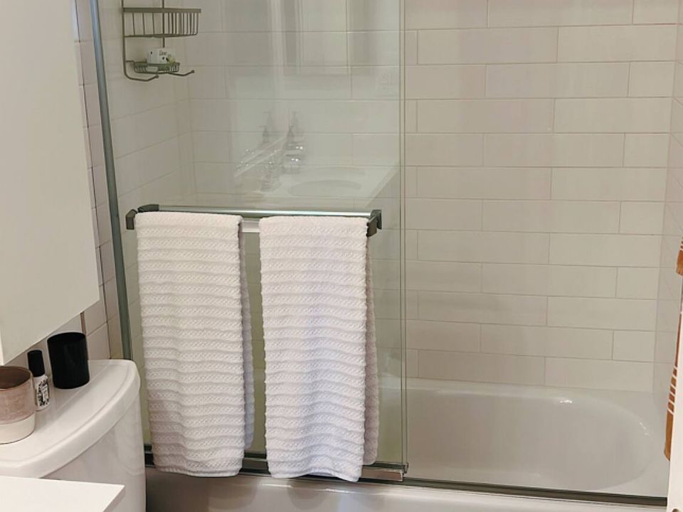 2nd image of 1324 Vine St #1324