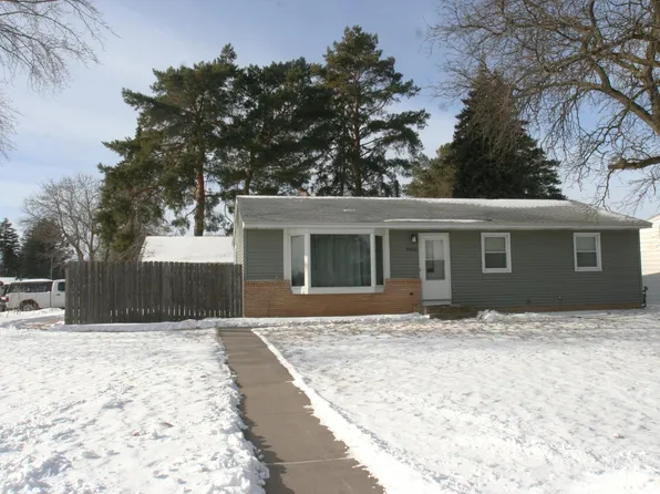 3953 Cranbrook Dr, White Bear Lake, MN 55110