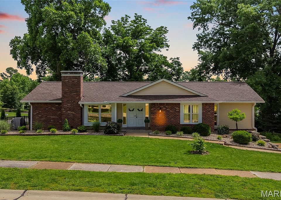 1st image of 23 Sweetwood Ct