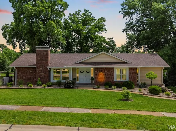 23 Sweetwood Ct, Ballwin, MO 63011
