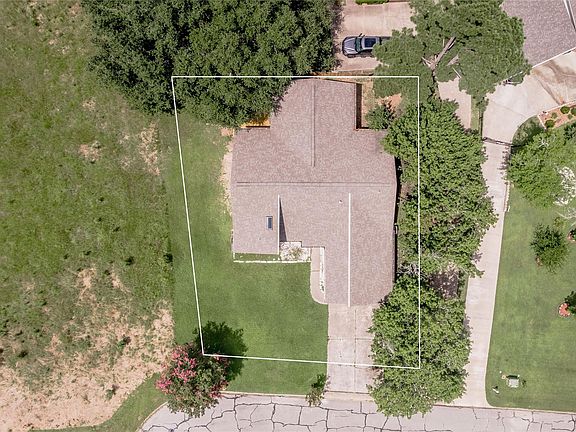 3rd image of 22516 Pebble Beach Way