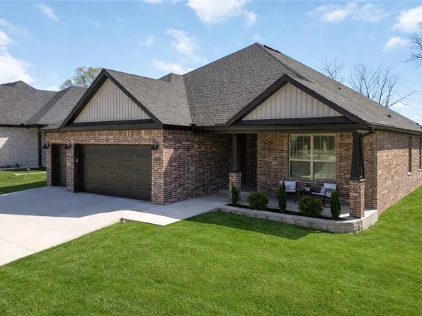 721 Harbison St, Maumelle, AR 72113