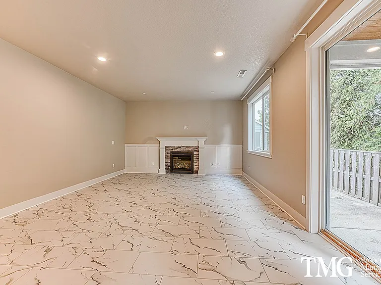 2519 NE 85th Cir — Photo 9