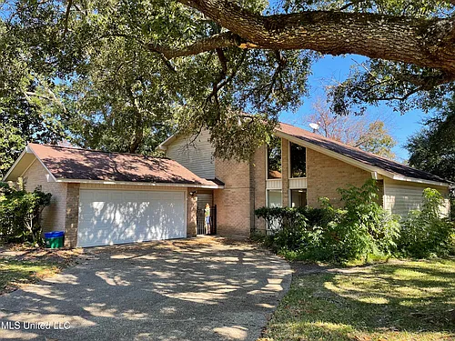 114 Watersedge Dr Photo 1