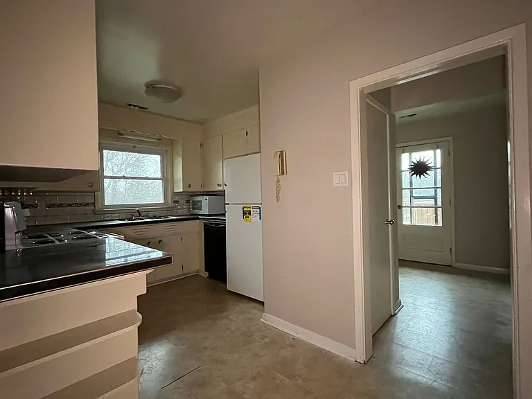 446 Riverside Dr #3 — Photo 5