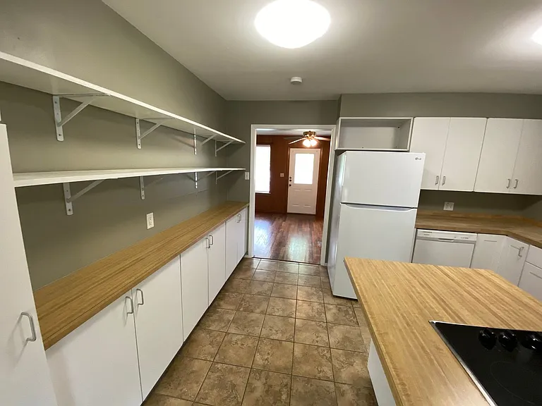 1030 Cole Ave — Photo 11
