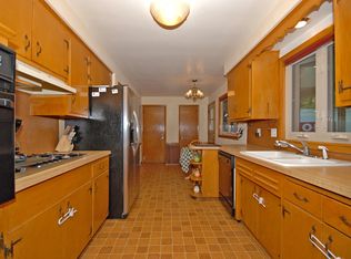 14104 Laurel Rd, Minnetonka, MN 55305