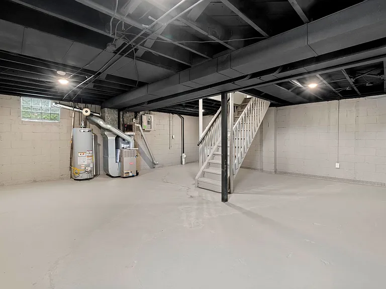 131 S Joslyn Dr — Photo 15