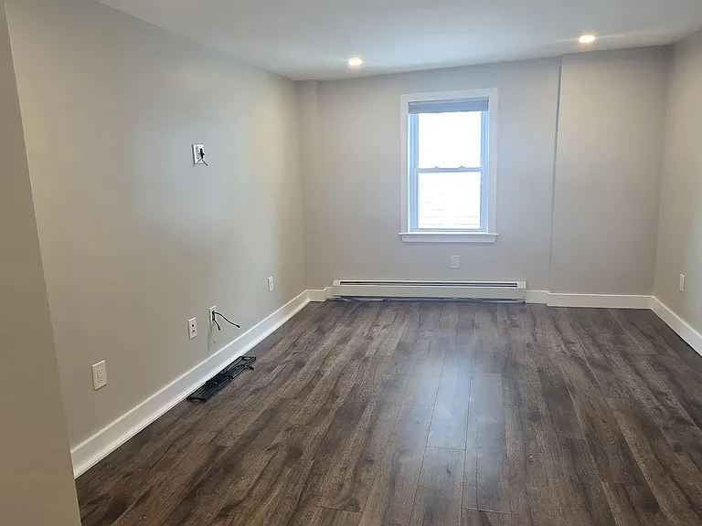 15-17 Central St #4 — Photo 11