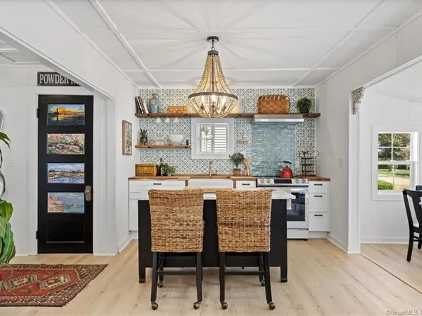 10 Quotonset Lane, Westbrook, CT 06498