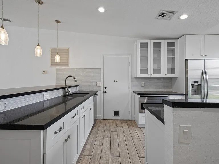 3800 Miramontes Cir — Photo 27