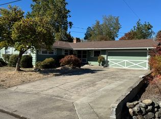730 NE Pioneer Way, Grants Pass, OR 97526