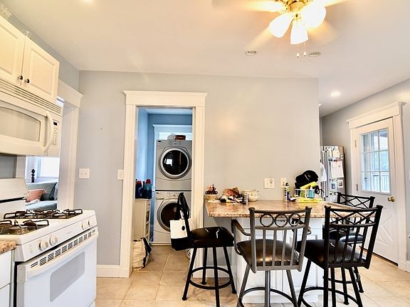 5th image of 17 Pembroke St #1