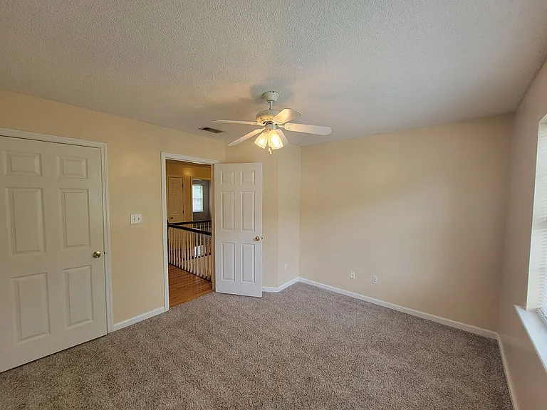 1063 Waltons Pass — Photo 36