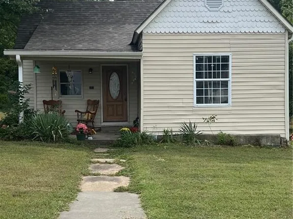 503 W Hickory St, Nevada, MO 64772