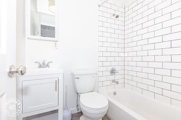 Rented by MySpaceNYC | media 18