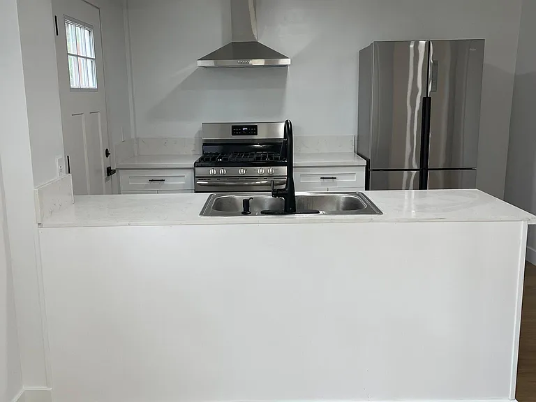 2097 Valley View Blvd #B-1/2 — Photo 9