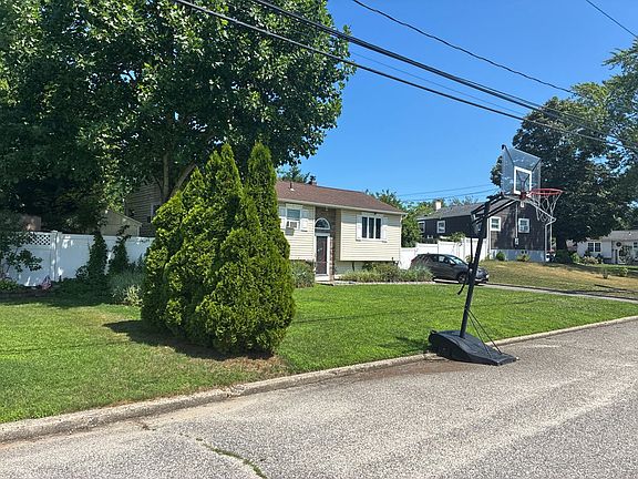 3rd image of 2703 Gull Ave