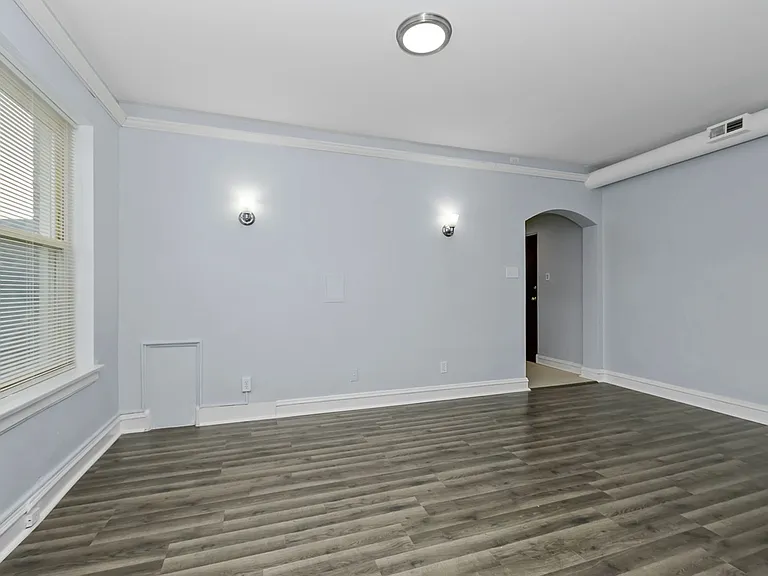 2324 W 111th St — Photo 9