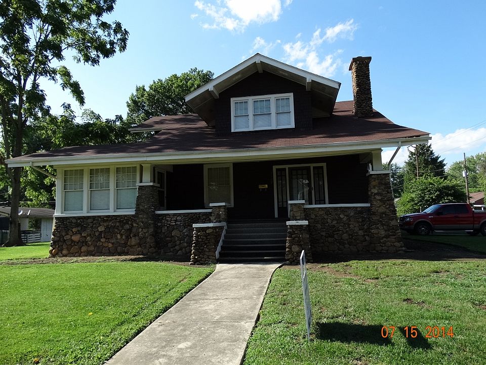 1st image of 2702 W Cumberland Ave