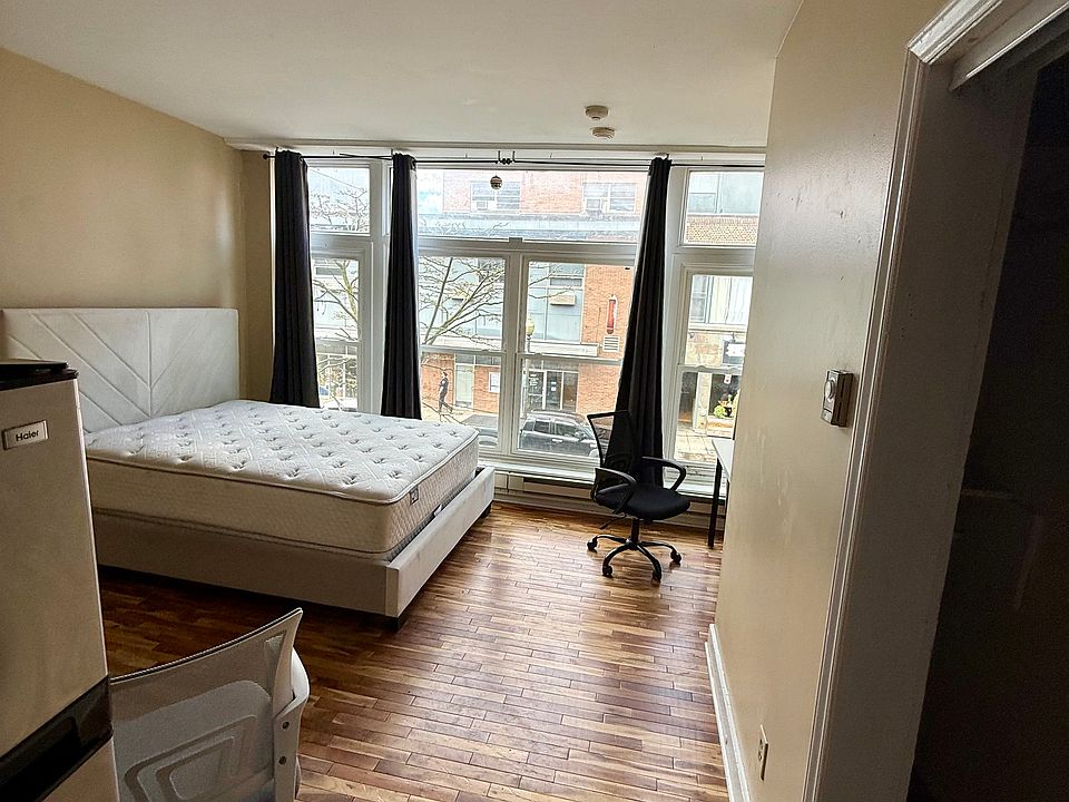 1st image of 136 Washington St #4