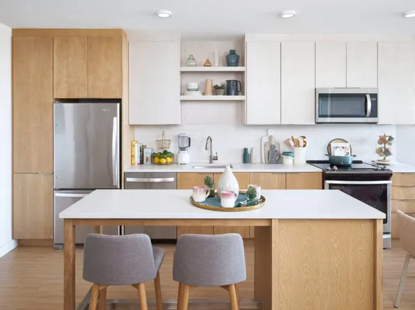 474 Warren Street image 9 of 27