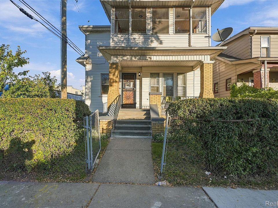 1st image of 2925 Burnside St