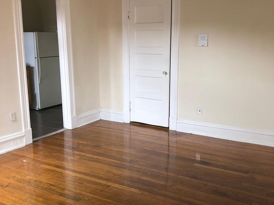 1st image of 1106 W Grace St #11