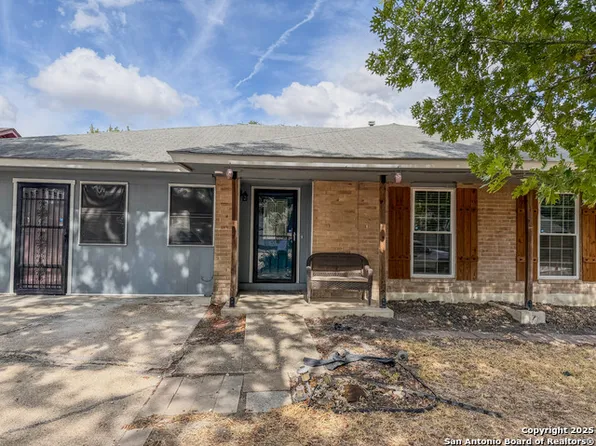 313 Renee Dr, Converse, TX 78109