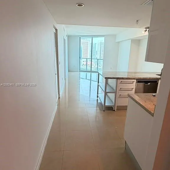 185 SW 7th St #2505 — Photo 3