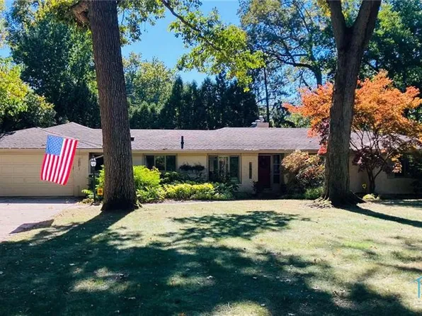 2433 Chevy Chase Ln, Toledo, OH 43614