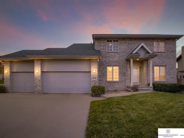15505 Windsor Dr, Omaha, NE 68154
