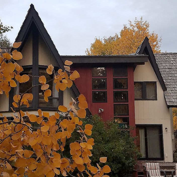 1st image of 465 Pine Dr