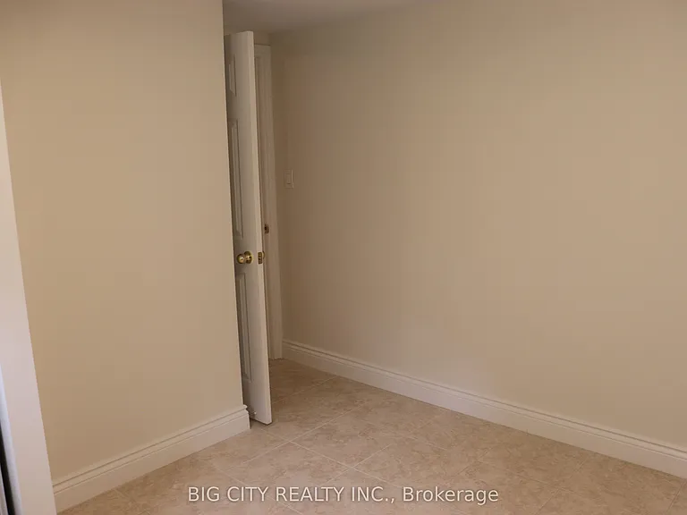 30 Lozoway Dr #LOWER — Photo 14