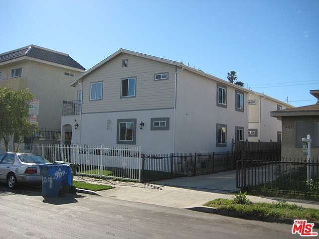 1st image of 809 N Kingsley Dr #811