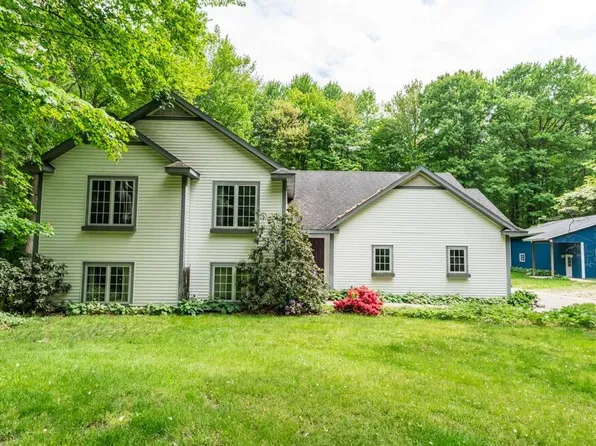 5256 Woodside Dr, Hamilton, MI 49419