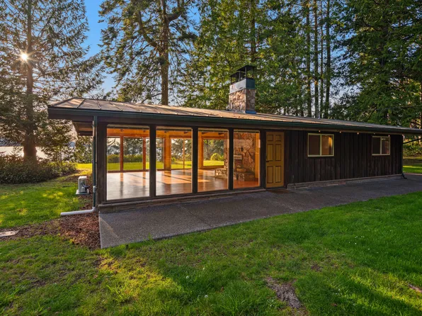 6256 Neupert Rd, Freeland, WA 98249
