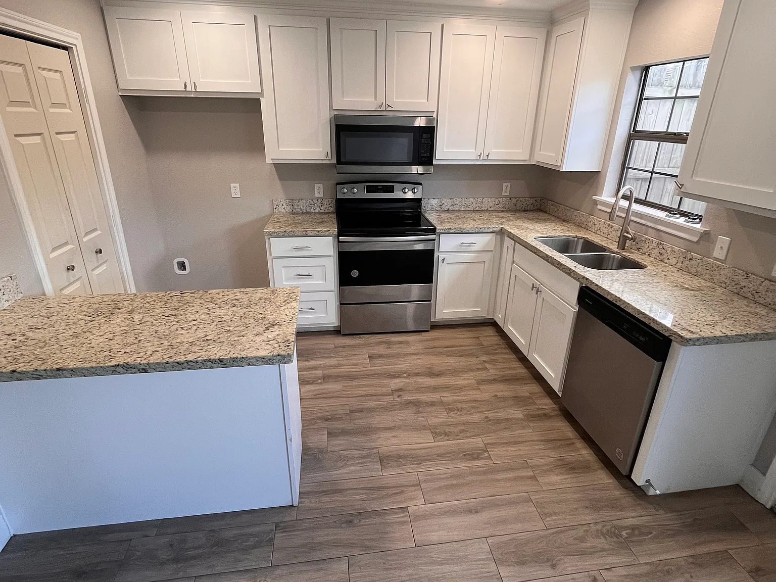 3 bed, 2.5 bath, 1470 sqft, $1,250 — Photo 4