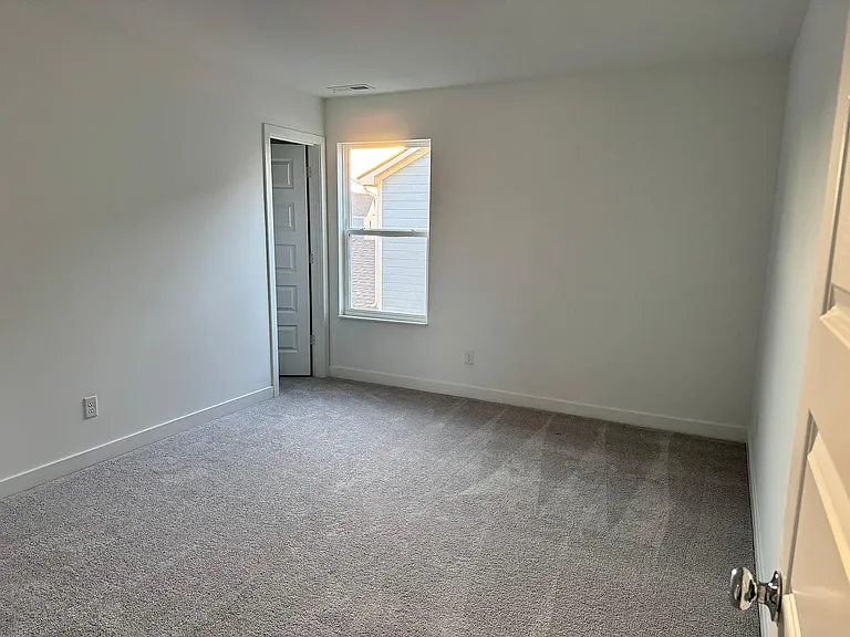 422 W Michigan St — Photo 8
